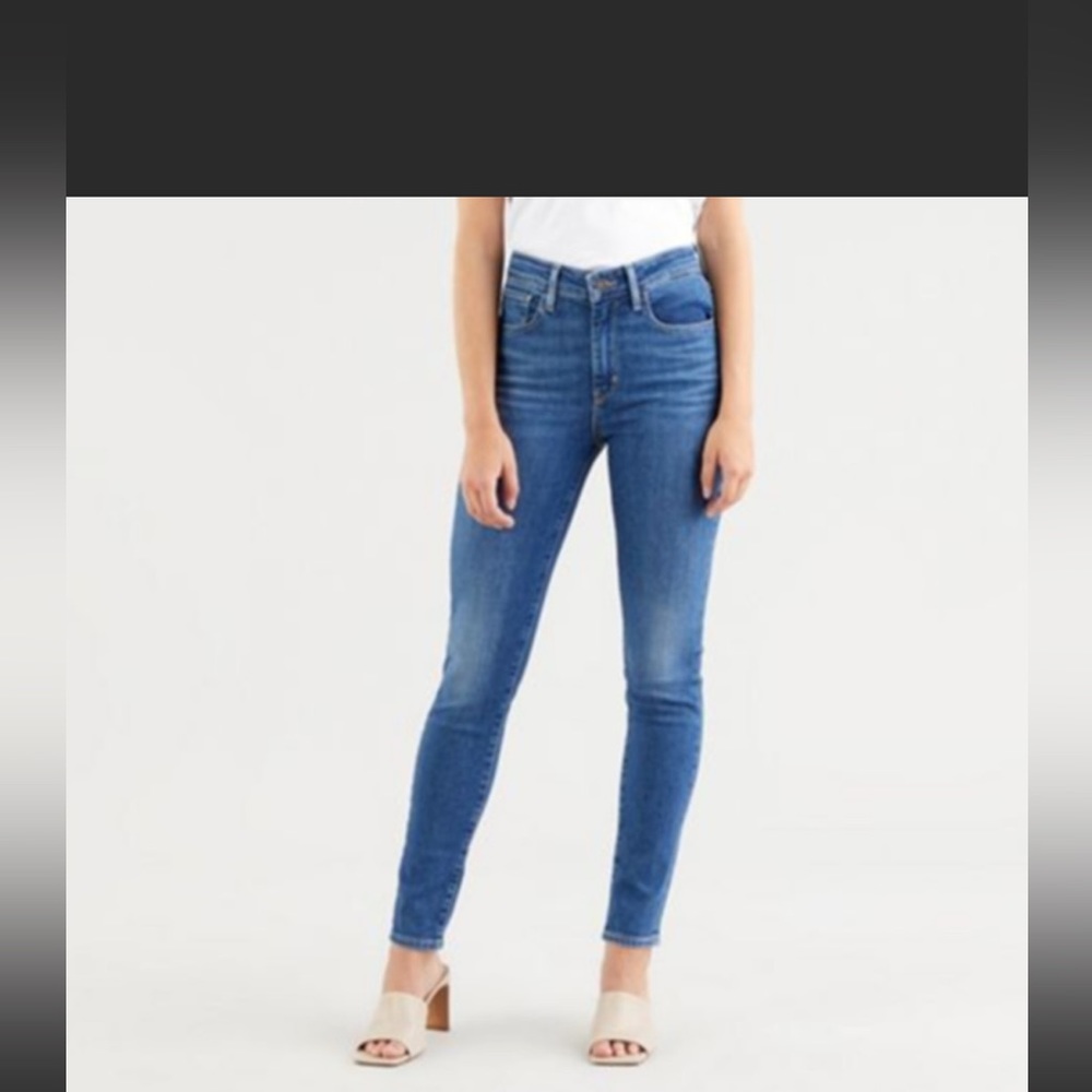 Woman’s levi 721 high rise skinny size 30